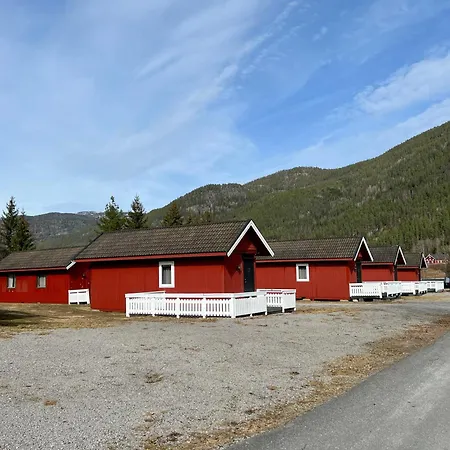 Sanda Og Kemping *